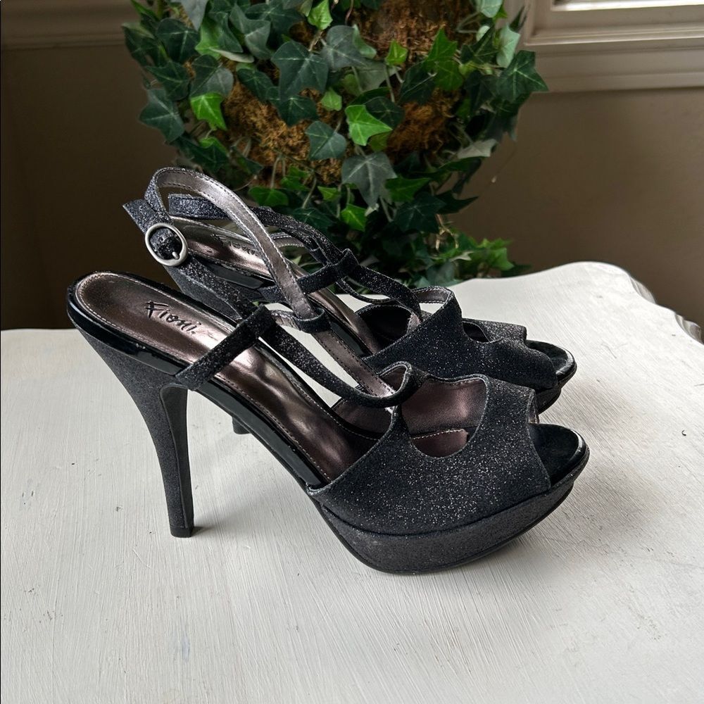 FIONI Clothing Night Black Open Toe Black Glitter Platform Heels
Women’s 7.5